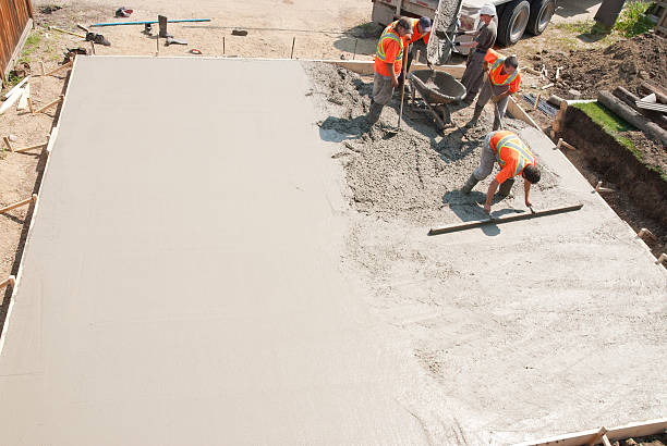 Best Poured Concrete Foundation  in Mont Belvieu, TX